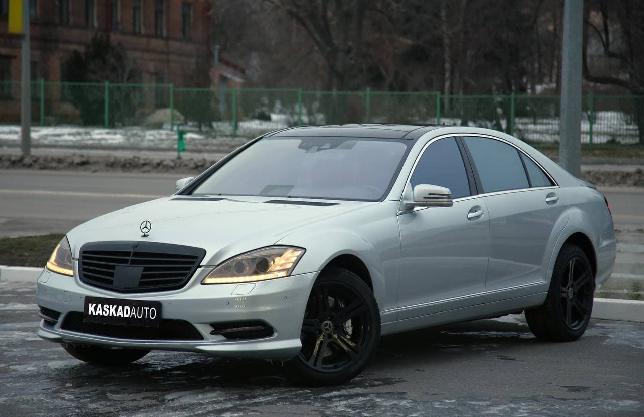 Авто після кузовного ремонту вид спереду